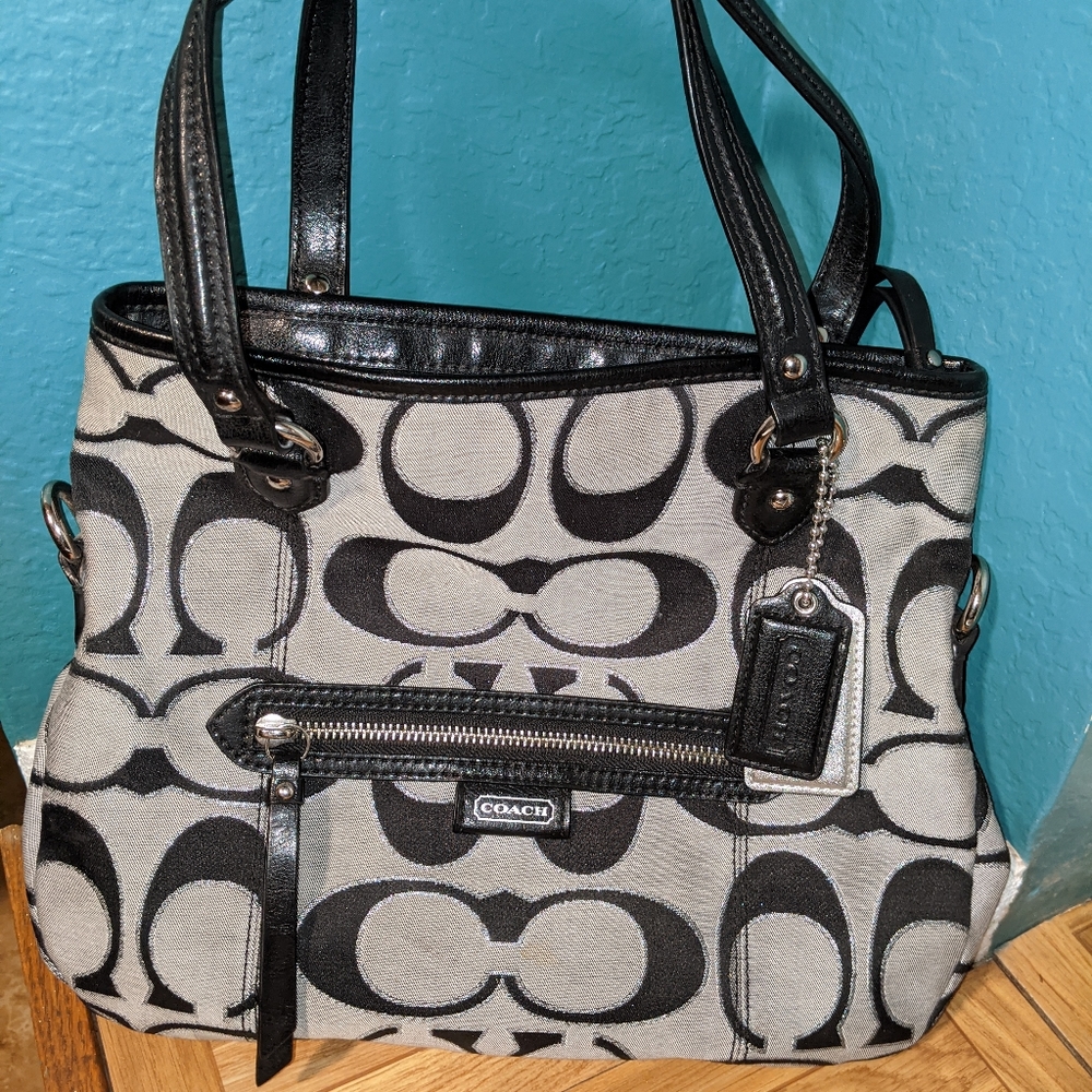 Coach purse - like new!